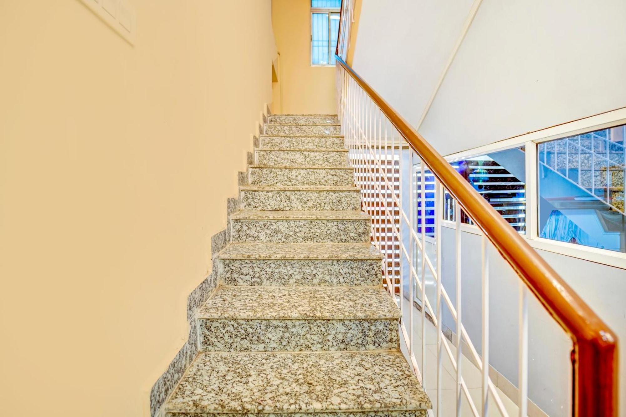 Super Townhouse Anisabad Near Mahavir Sansthan Khagaul Dış mekan fotoğraf